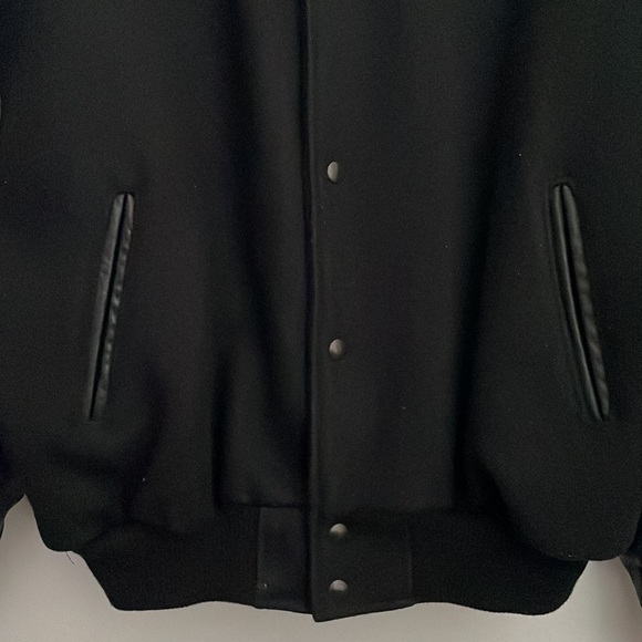 ❌SOLD❌ Vintage Cadillac Jacket⭐️ - Picture 4 of 15